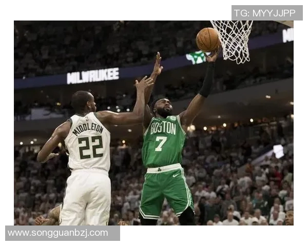 绿军布朗给自己脑门上涂“黑粉” 无数NBA球员遭其“荼毒”