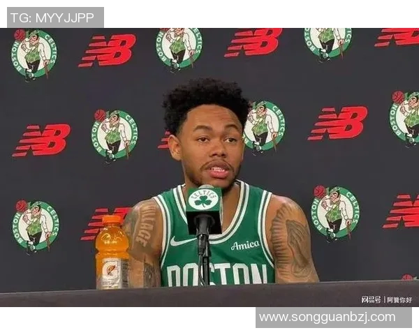 米切尔轰46+8完爆马克西!埃奇库姆14投7分,球哥0+8逐渐西蒙斯化